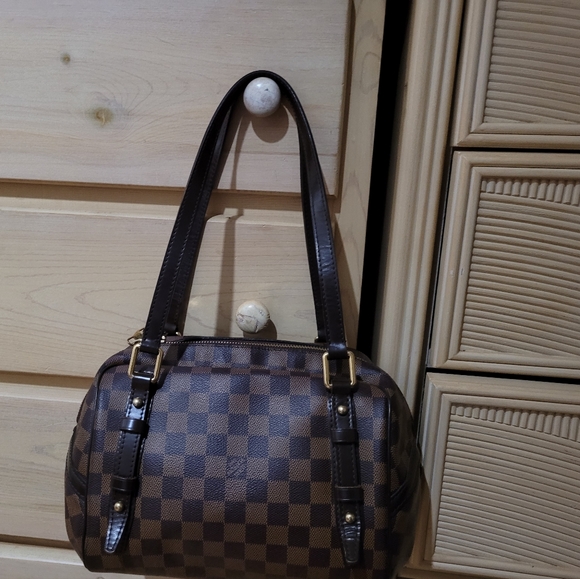 LV revington - Picture 1 of 3